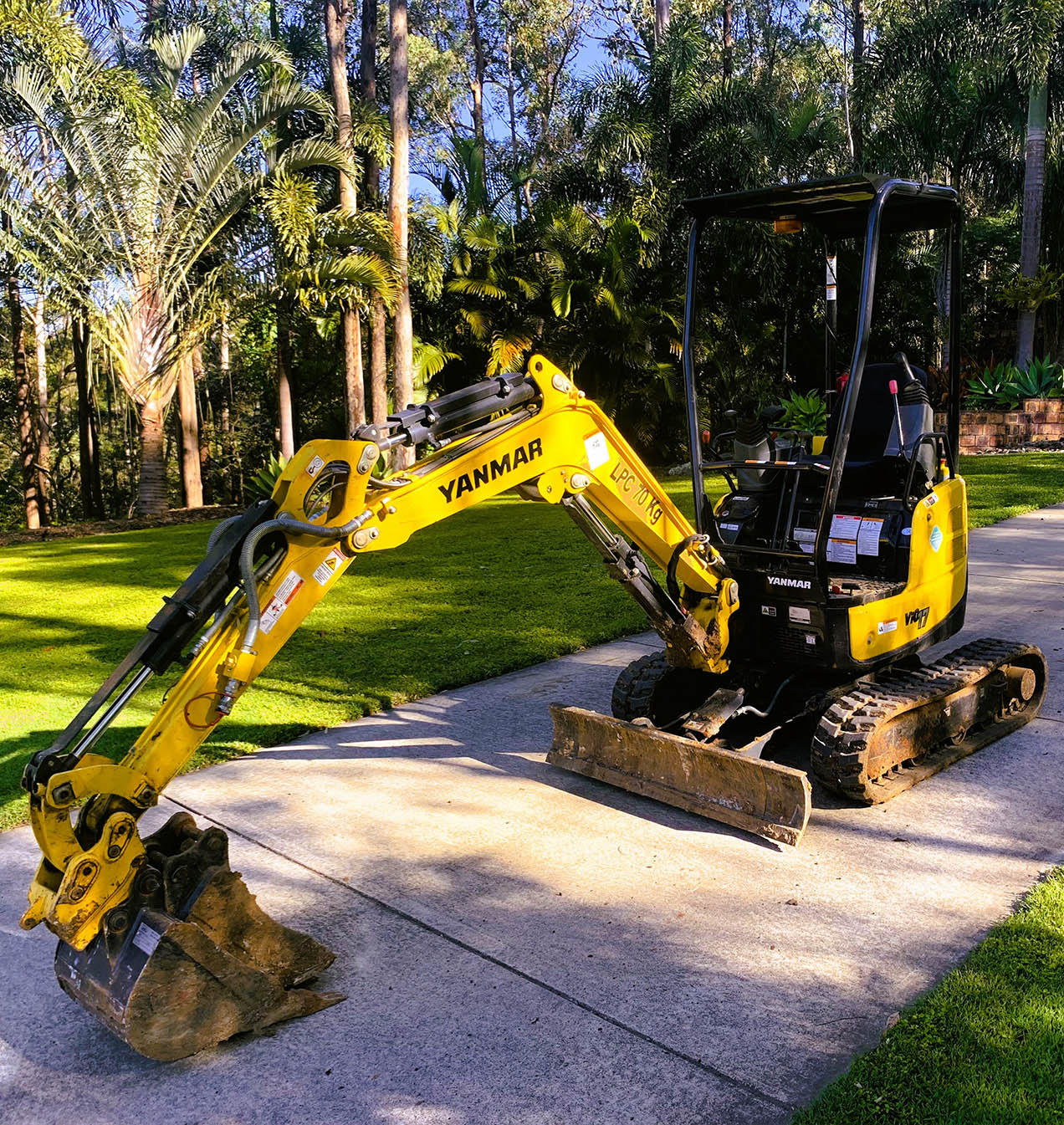 Yanmar ViO17 1.7 tonne excavator with rubber tracks and ROPS canopy